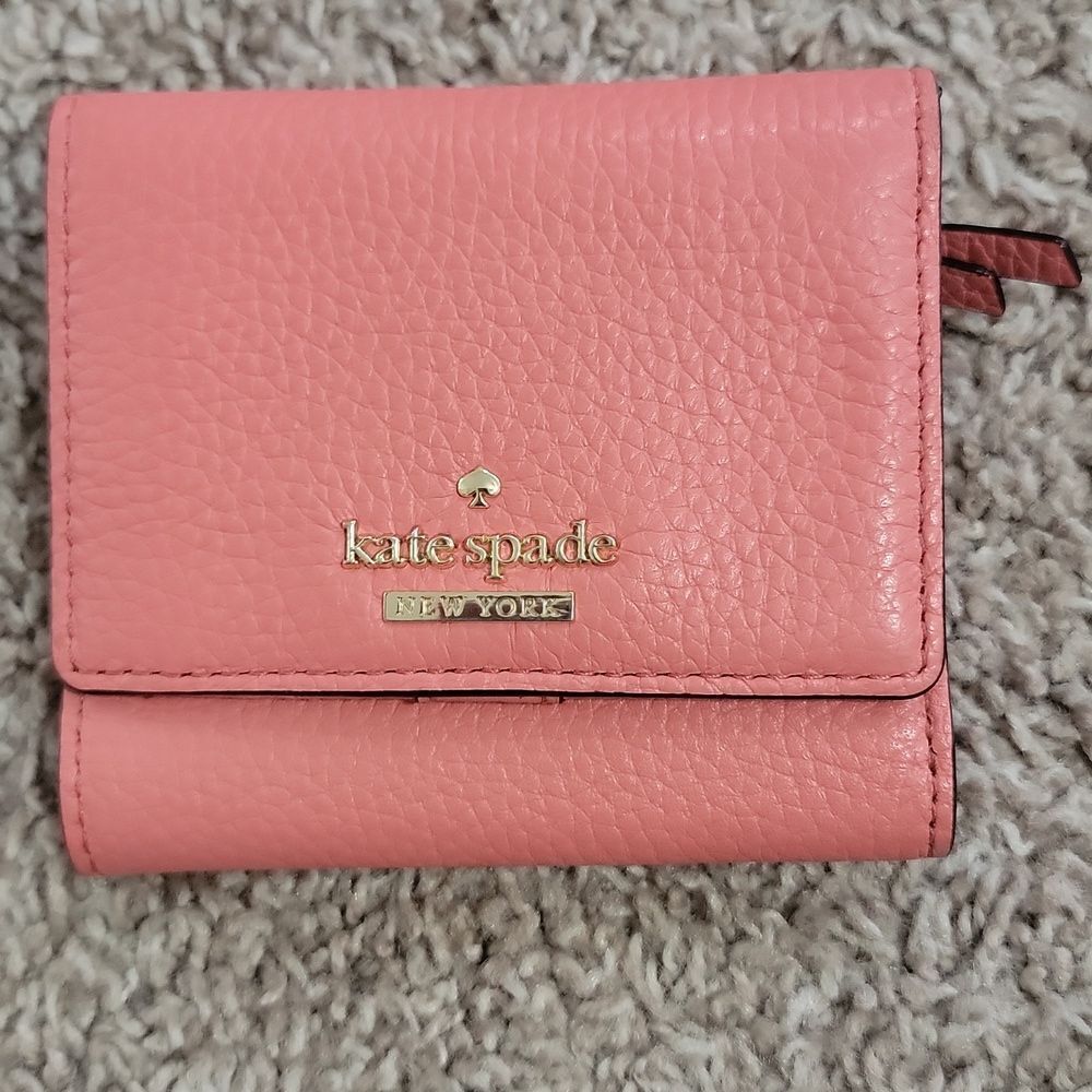 Kate Spade Pebbled Leather Trifold Coral Pink Salmon Wallet w Striped Lining